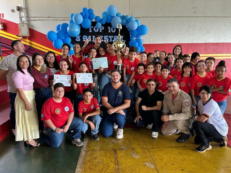 Imagem de compartilhamento para o artigo Alunos da escola cívico-militar de Costa Rica conquistam excelência e prêmios na 10ª Edição do Projeto Aluno Top 10 da MS Todo dia